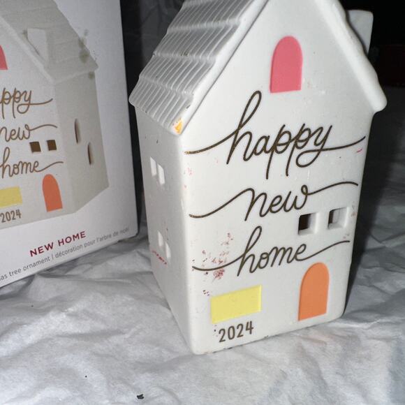 Hallmark Keepsake 2024 Happy New Home Christmas Tree Ornament - Pre-loved, Used - Picture 2 of 7